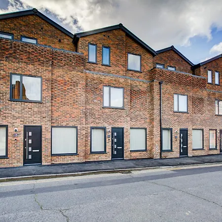 Appartement Hybrid Resi - Uxbridge With Onsite Car Parking, Near London Heathrow Airport
